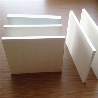 Fehér 10 mm-es PVC hablapok